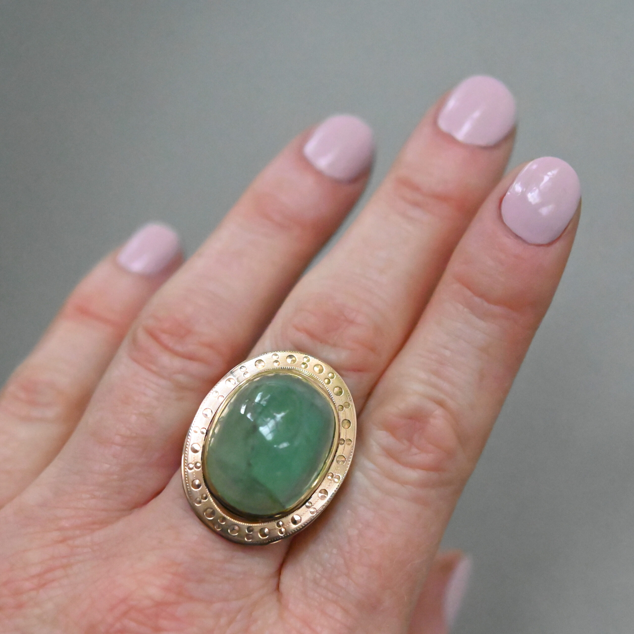 Bespoke 18ct gold emerald cabochon ring, 29.58 carats - Image 3