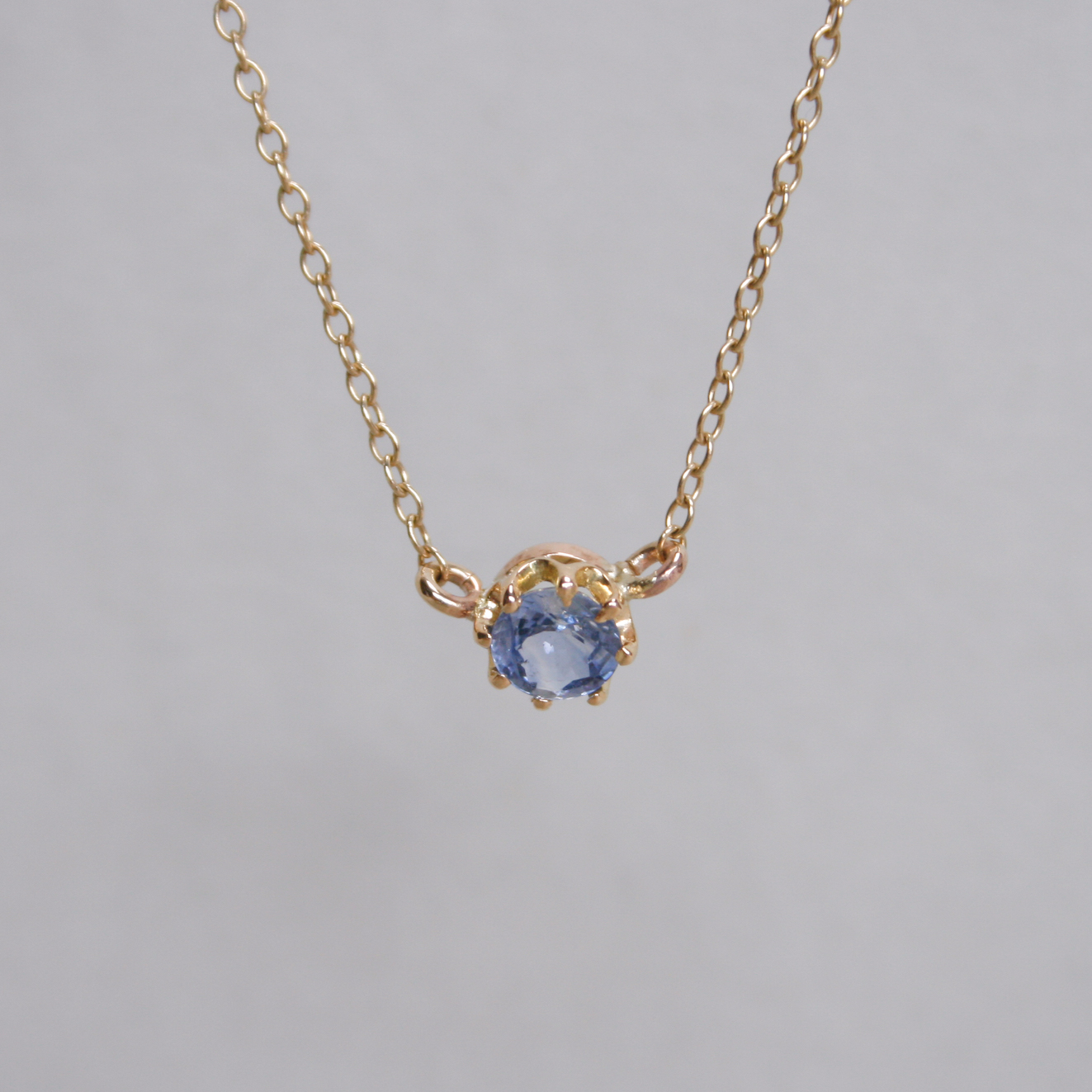 Cutie 9ct gold cornflower sapphire necklace - Image 3
