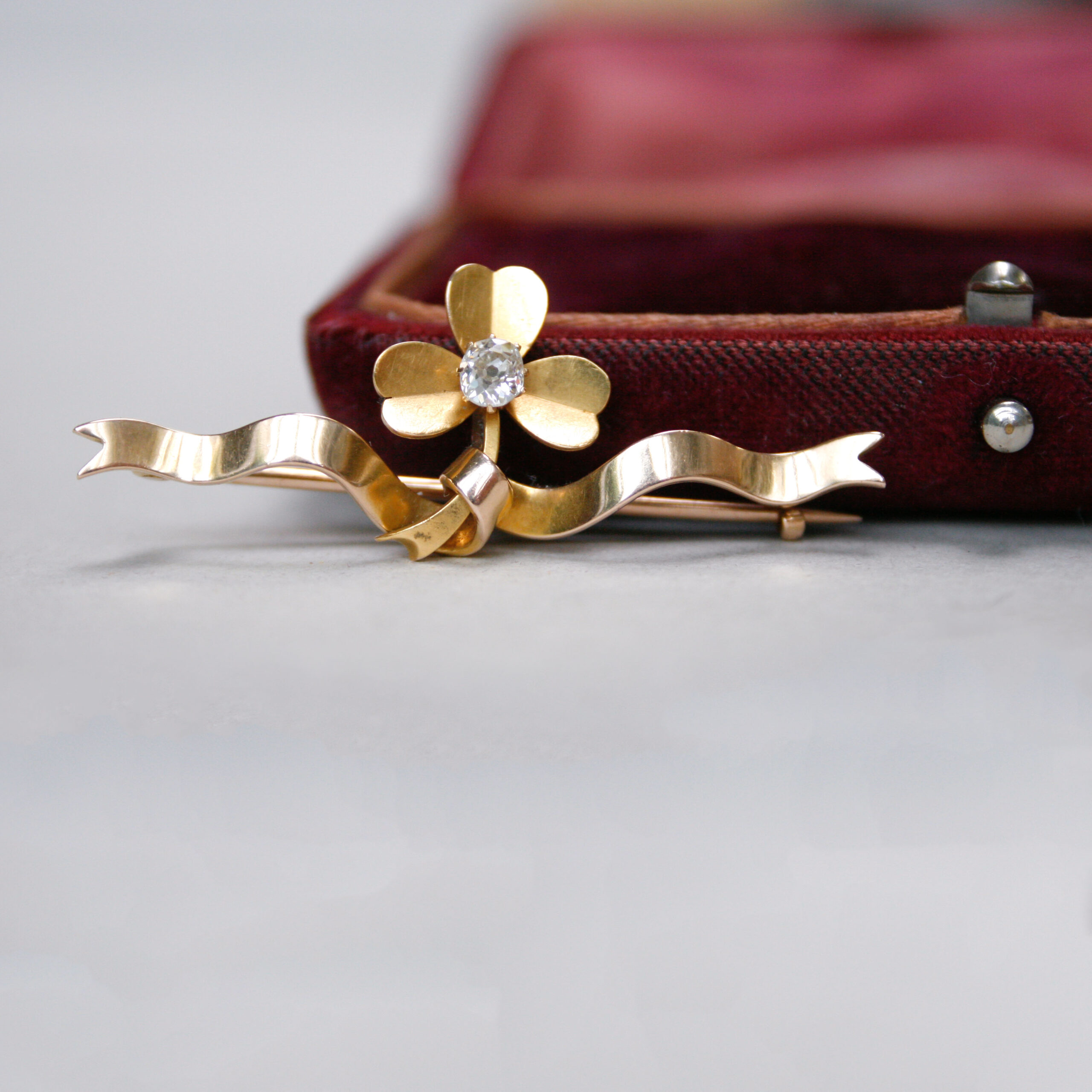 Victorian 15ct gold old cut diamond shamrock bar brooch - Image 2
