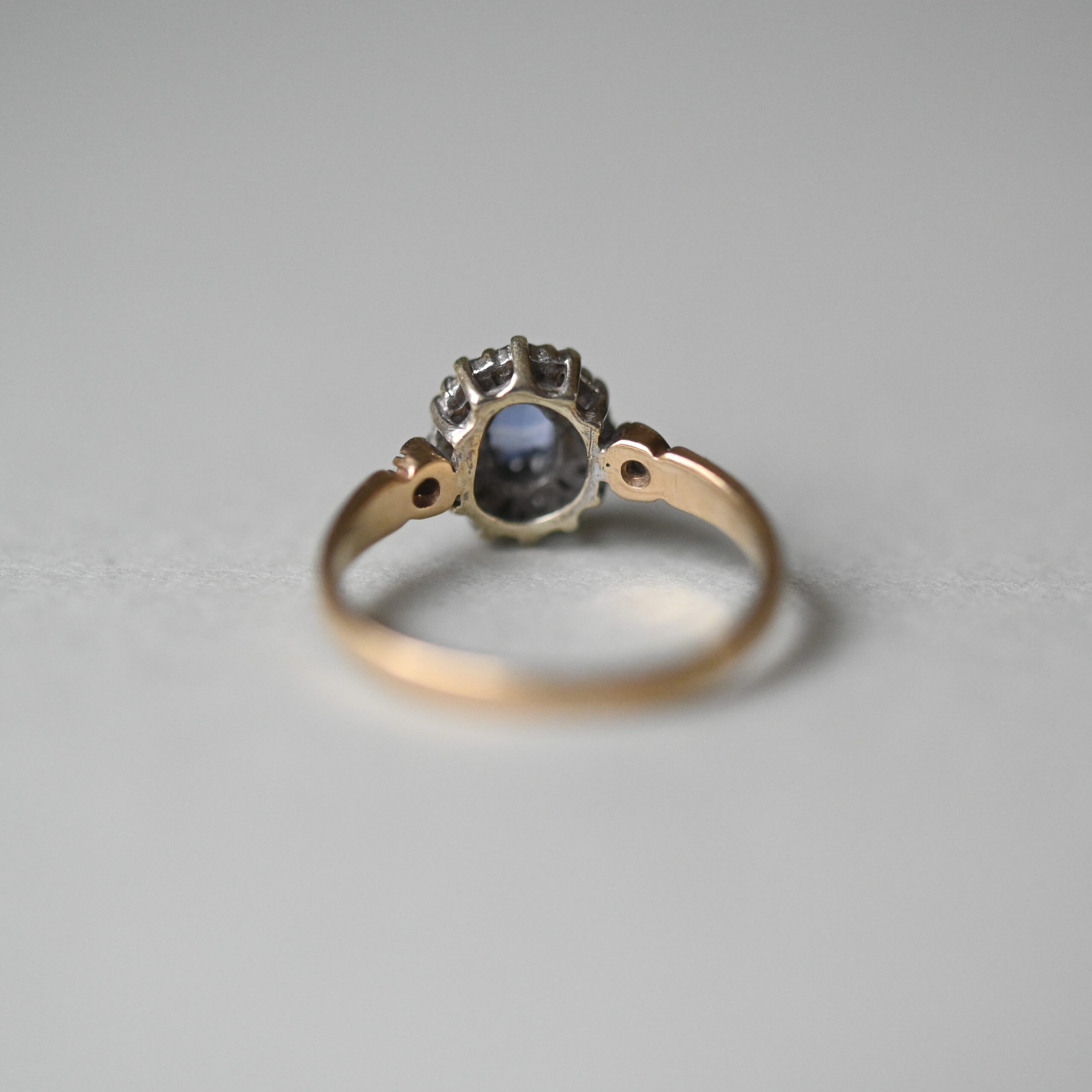 Cutie 9ct gold cornflower sapphire diamond cluster ring - Image 4