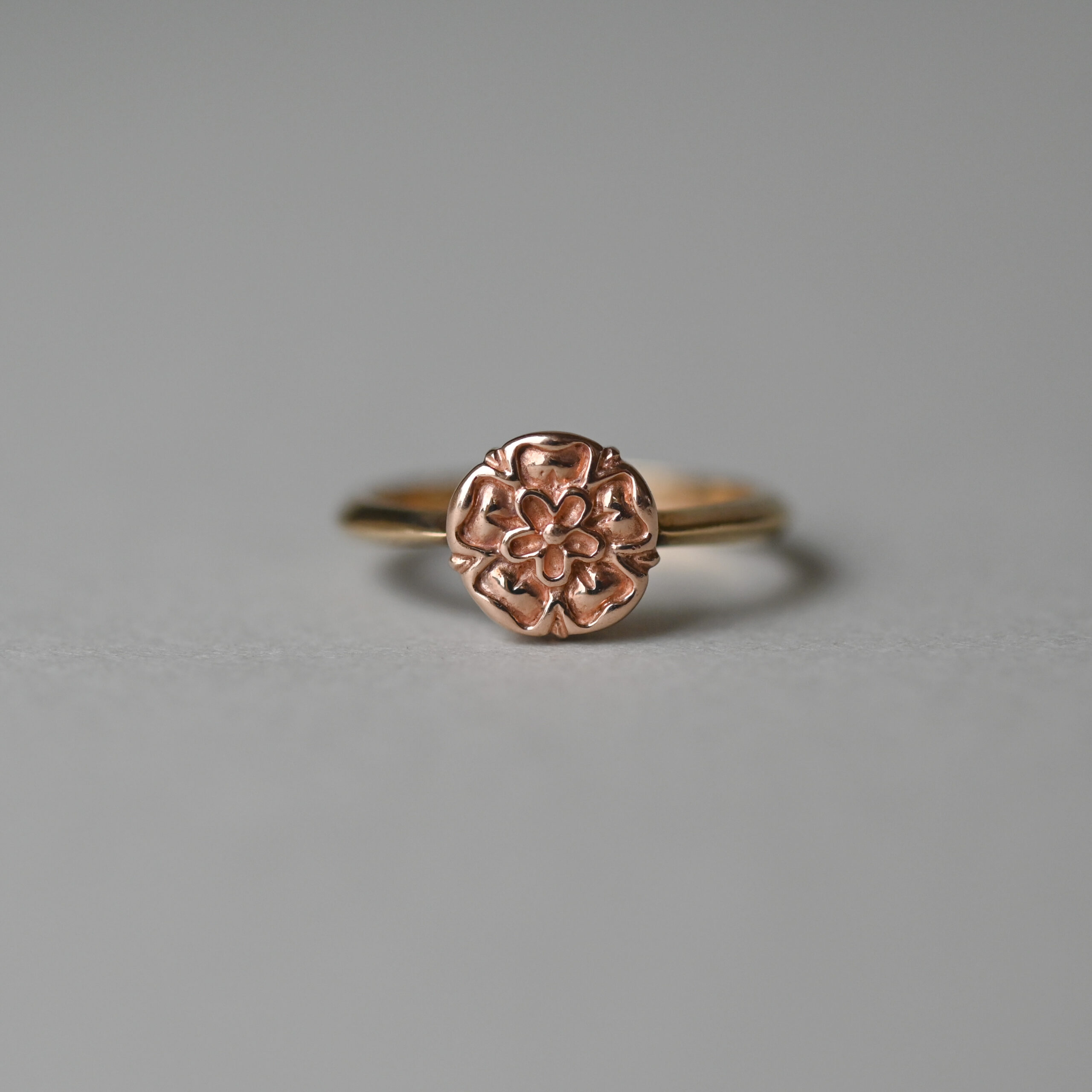 Cutie 9ct gold rose ring