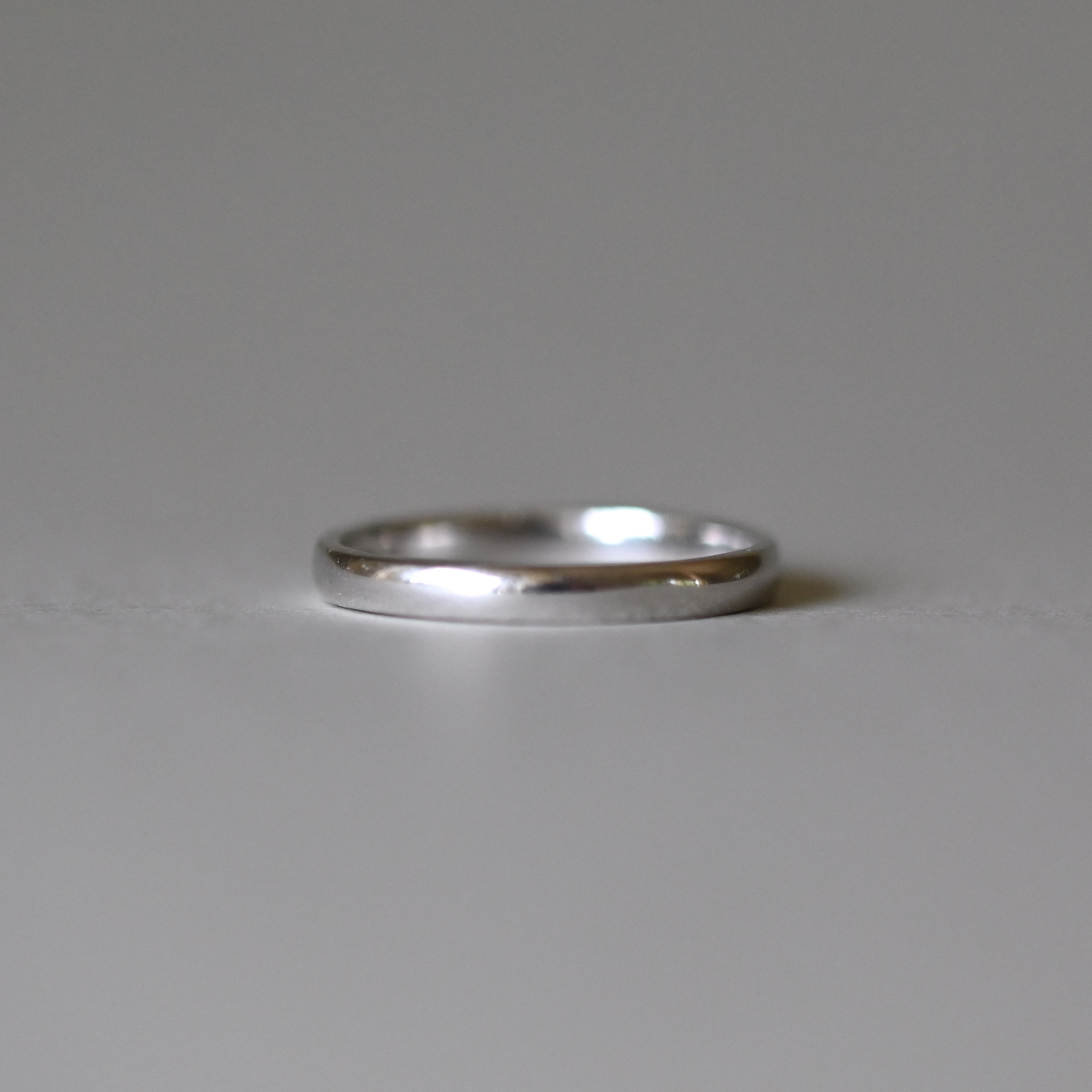 9ct white gold mini diamond half eternity stacking ring - Image 3