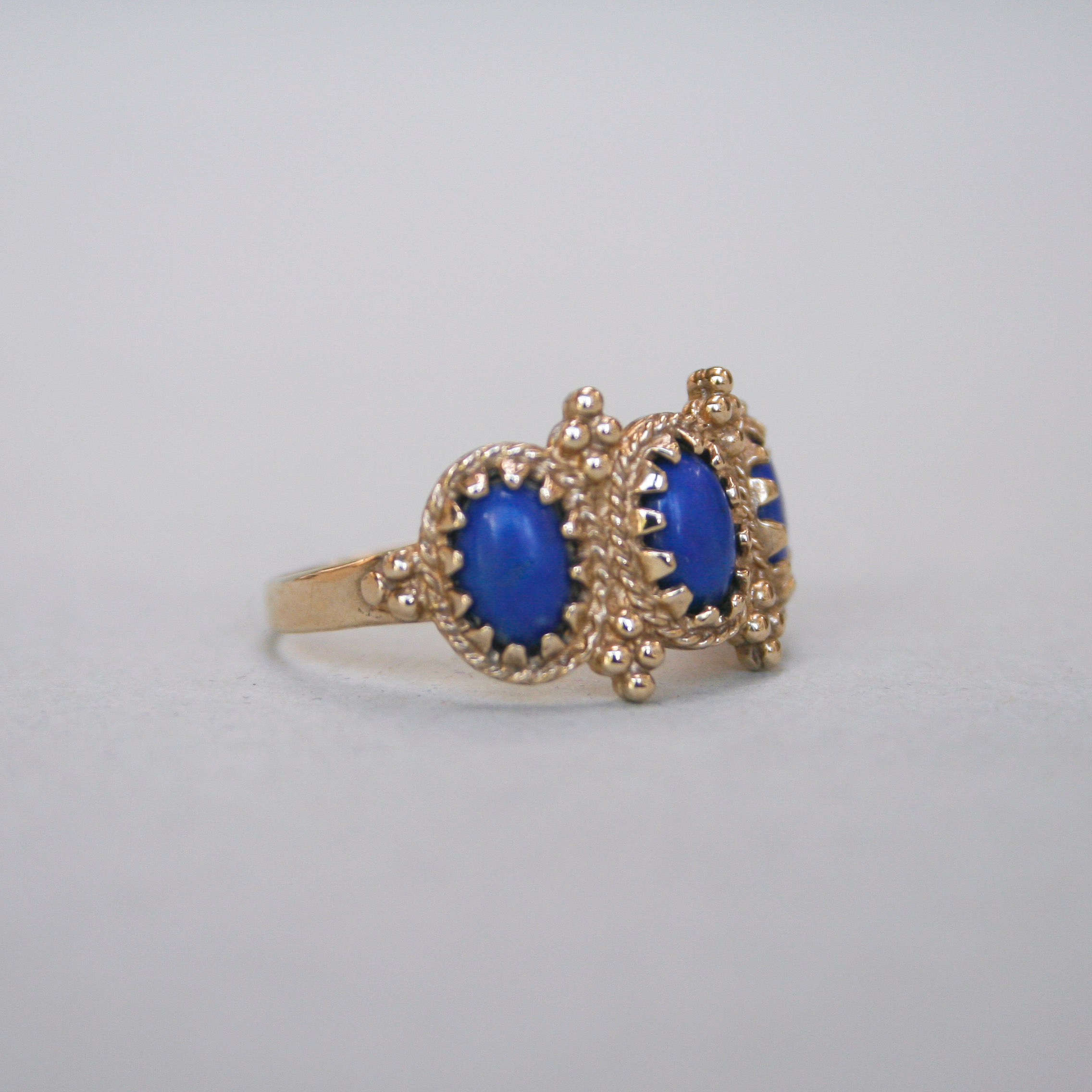 Byzantine design 9ct gold lapis lazuli contemporary three stone ring - Image 4