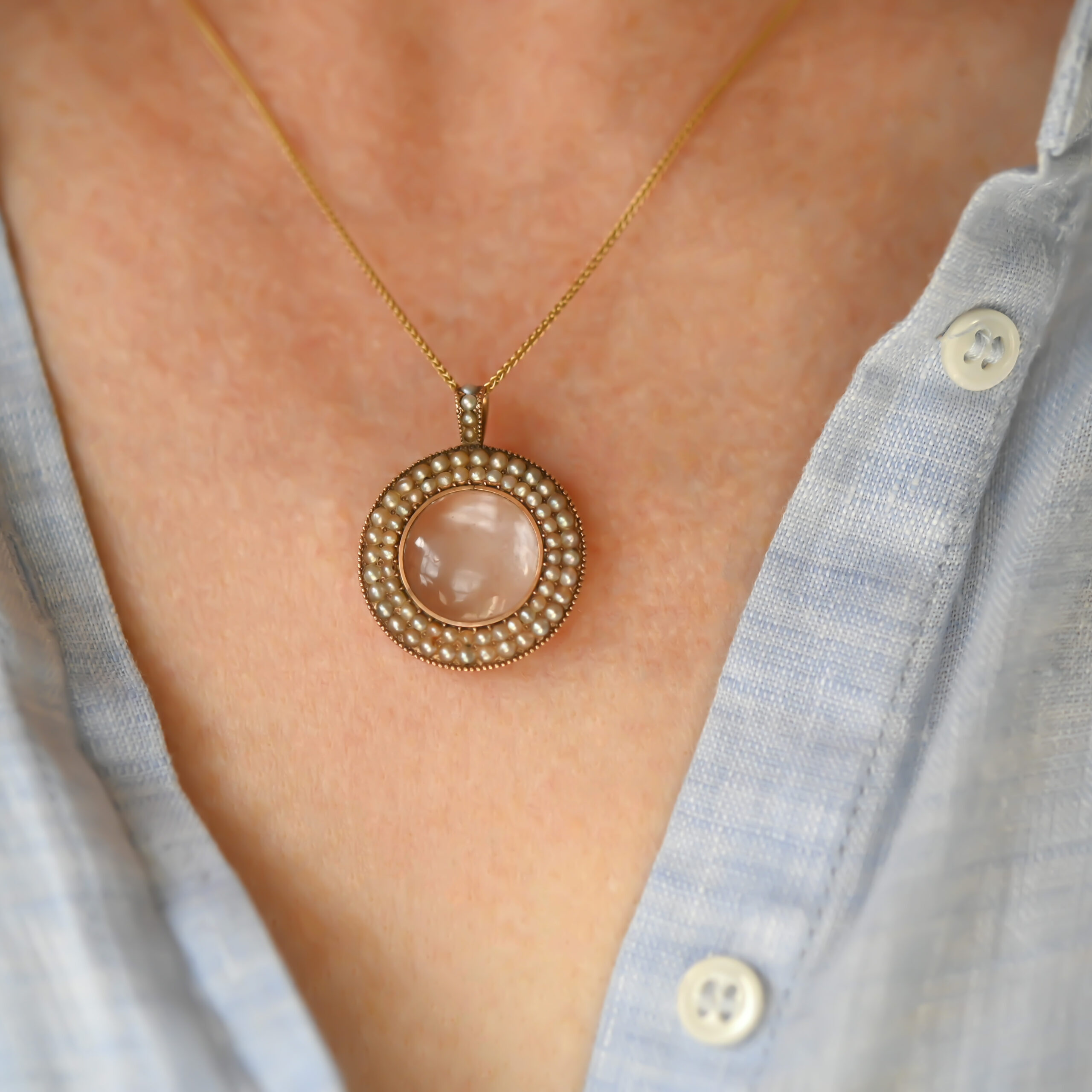 Georgian 9ct rose gold seed pearl glazed locket pendant c.1820s - Image 3