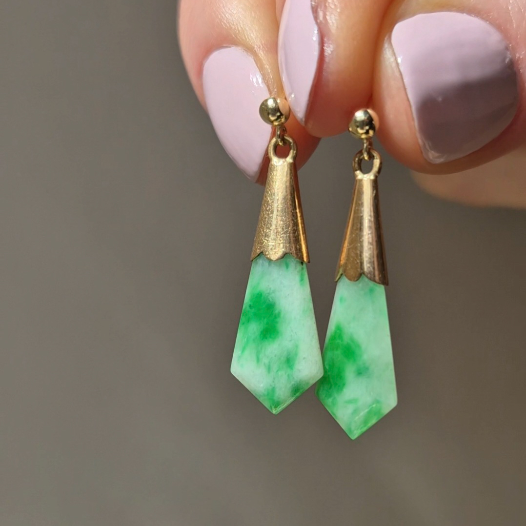 Antique pair of high carat gold jade drop earrings, c.1920s - Image 2