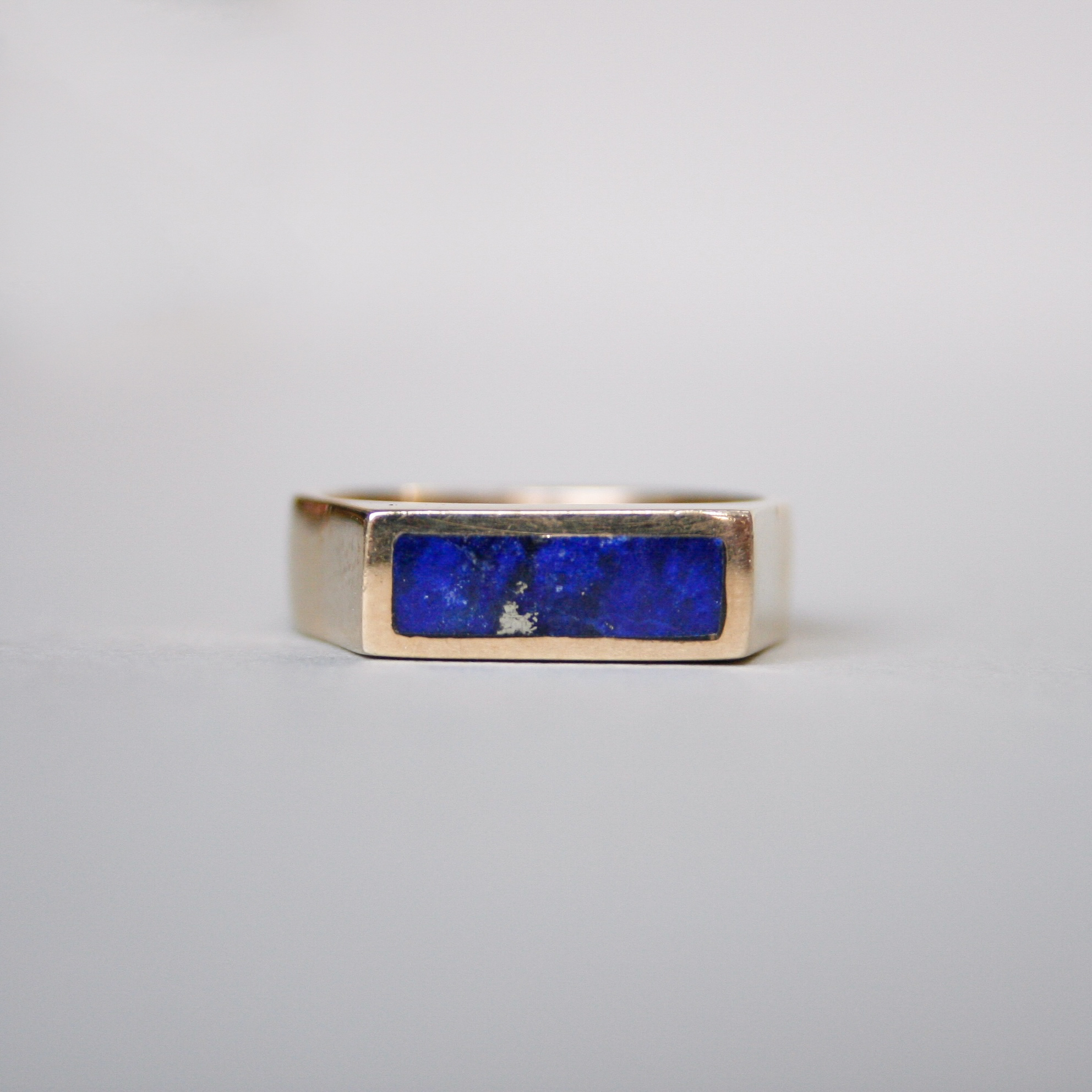 Vintage 9ct gold lapis lazuli signet ring