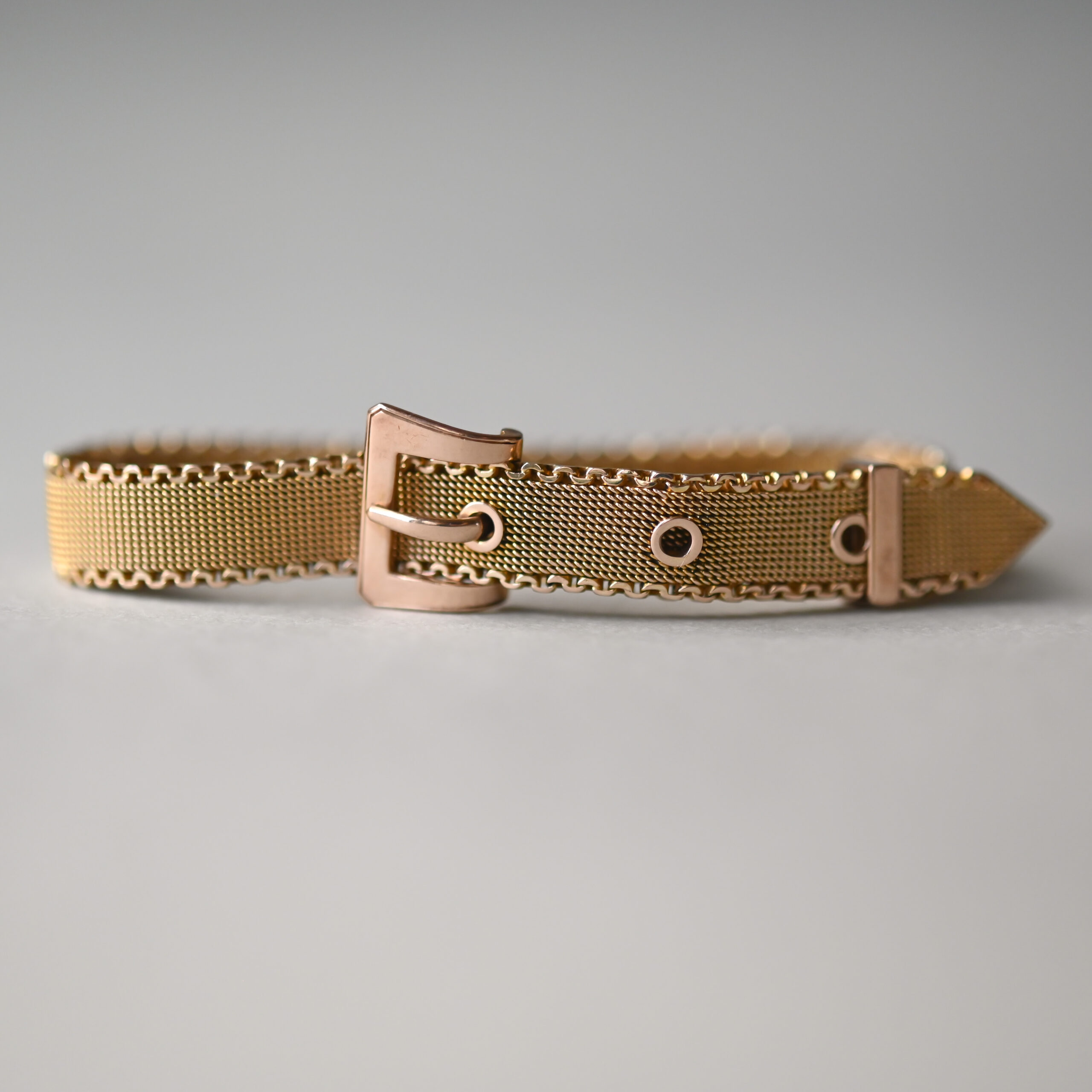 Edwardian 9ct gold woven buckle bracelet c.1909 - Image 2