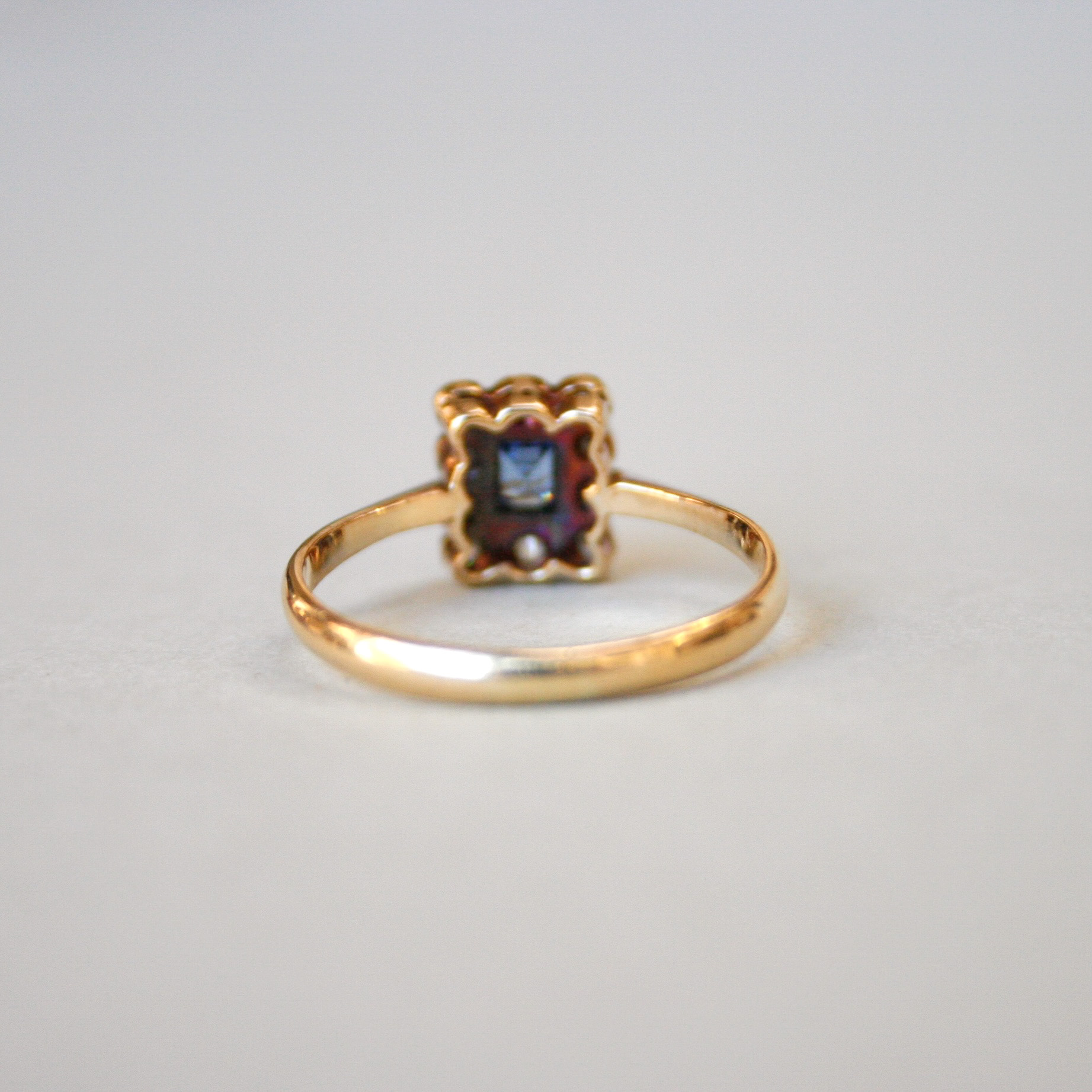 Art Deco 18ct gold platinum sapphire mini diamond cluster ring - Image 3