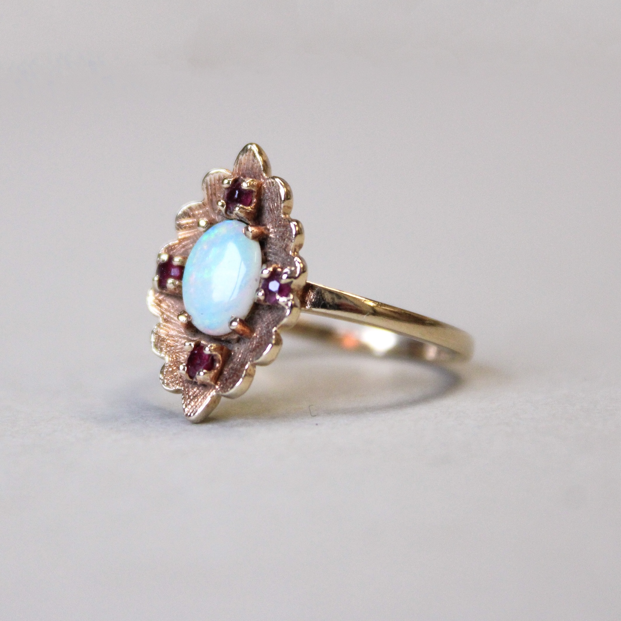 Vintage 9ct gold opal and ruby ring - Image 2
