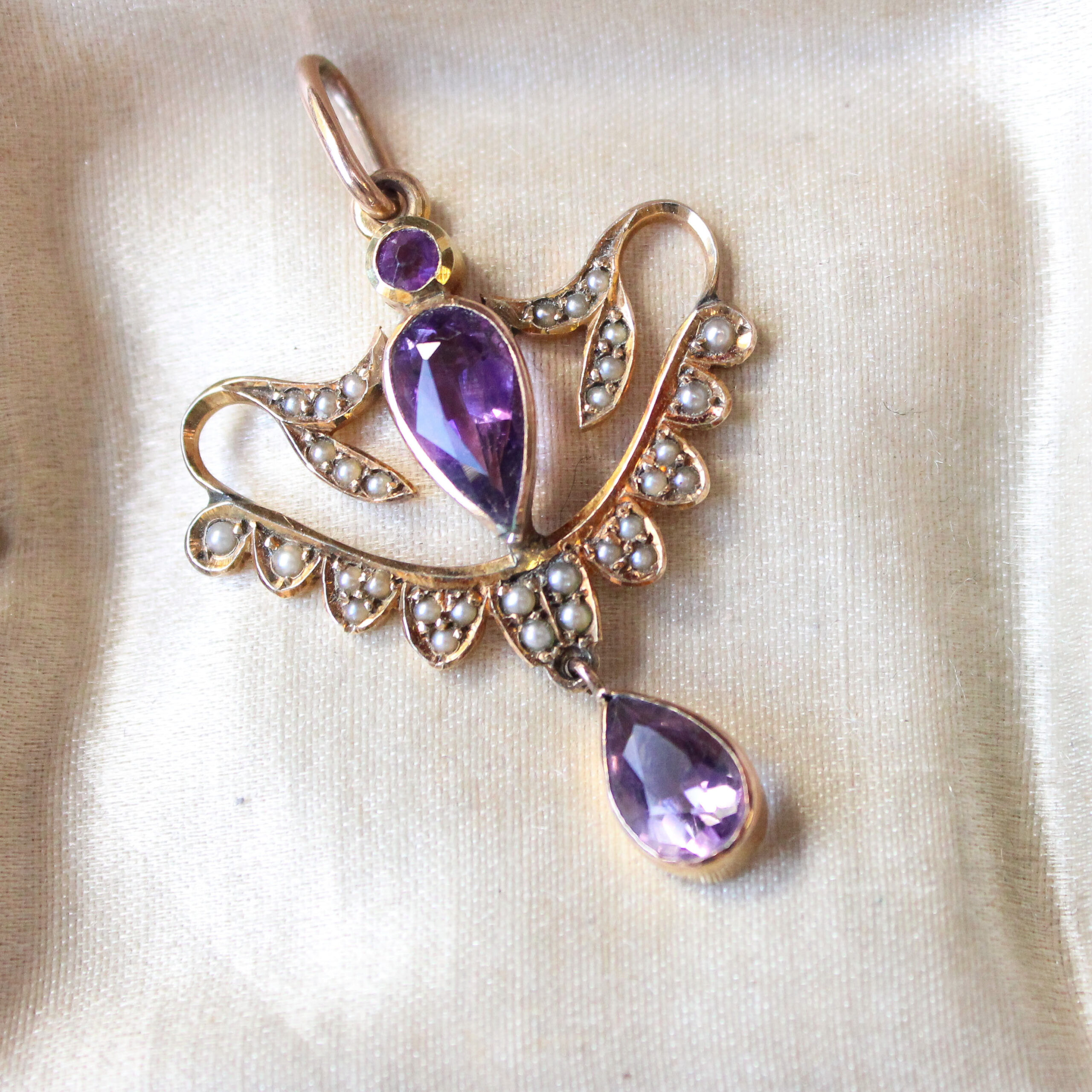 Antique Edwardian 9ct gold amethyst and pearl lavalier pendant, c.1910 - Image 3