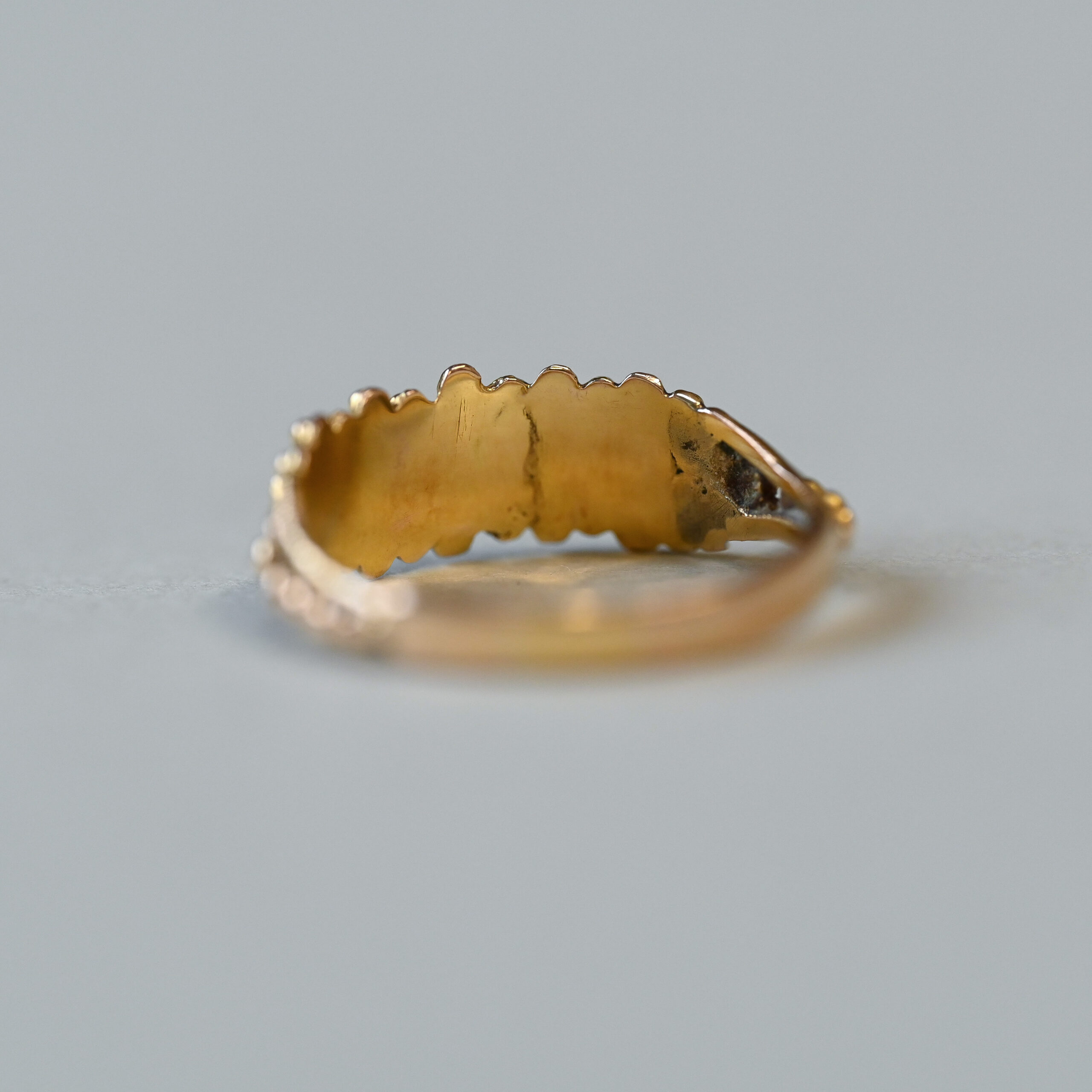 Antique Victorian 15ct gold turquoise bead detail band ring - Image 5