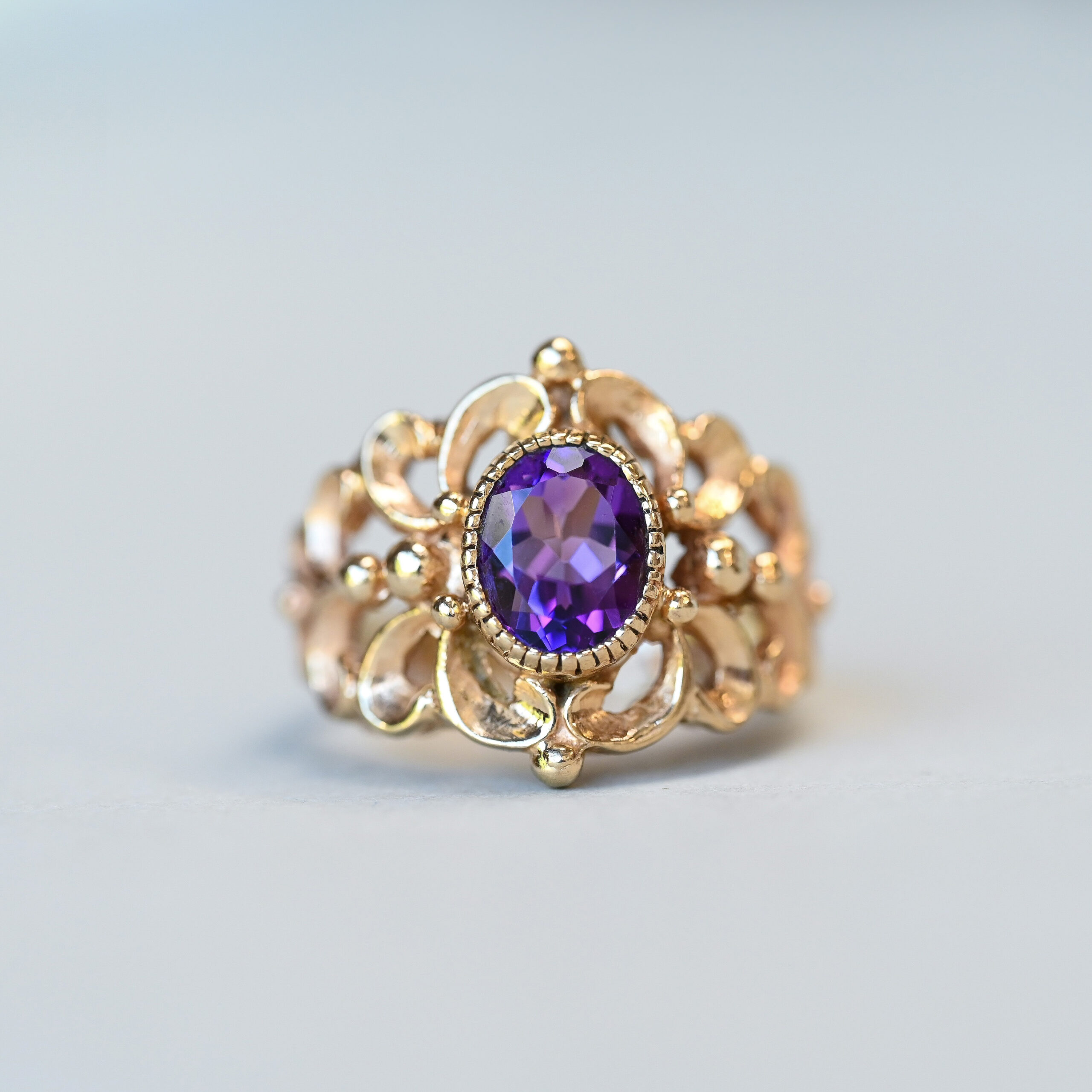 9ct gold decorative amethyst band ring