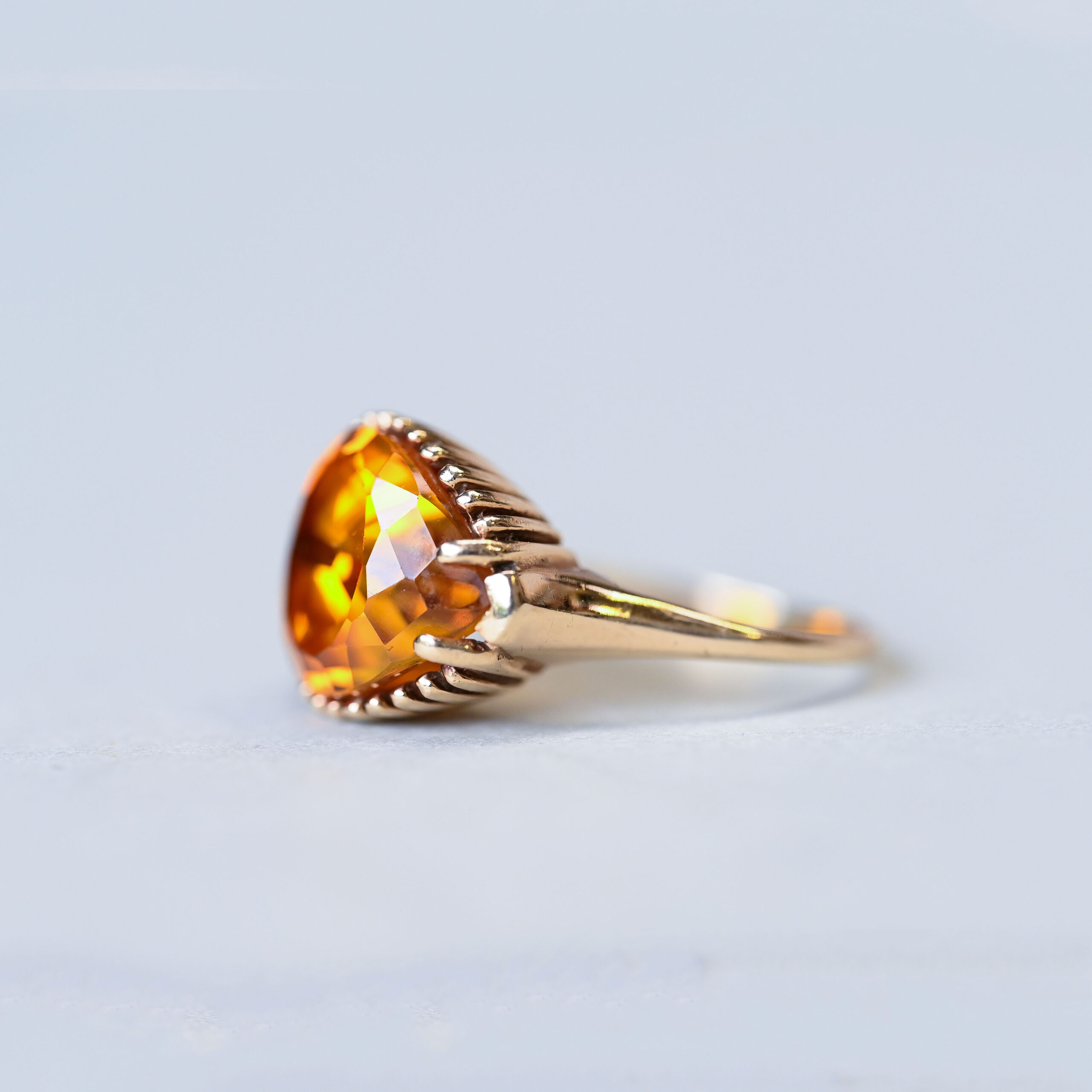 Aesthetic 9ct gold synthetic yellow sapphire ring - Image 2