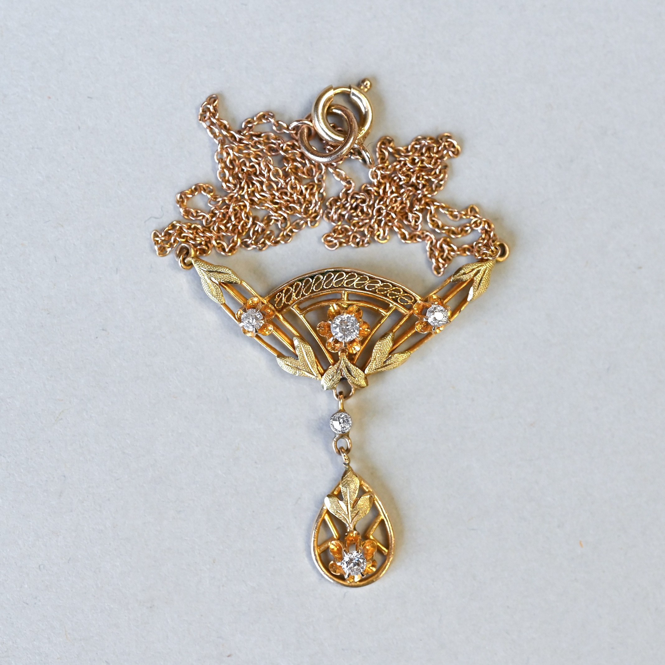 Antique Edwardian 9ct yellow and green gold old cut diamond floral necklace - Image 2