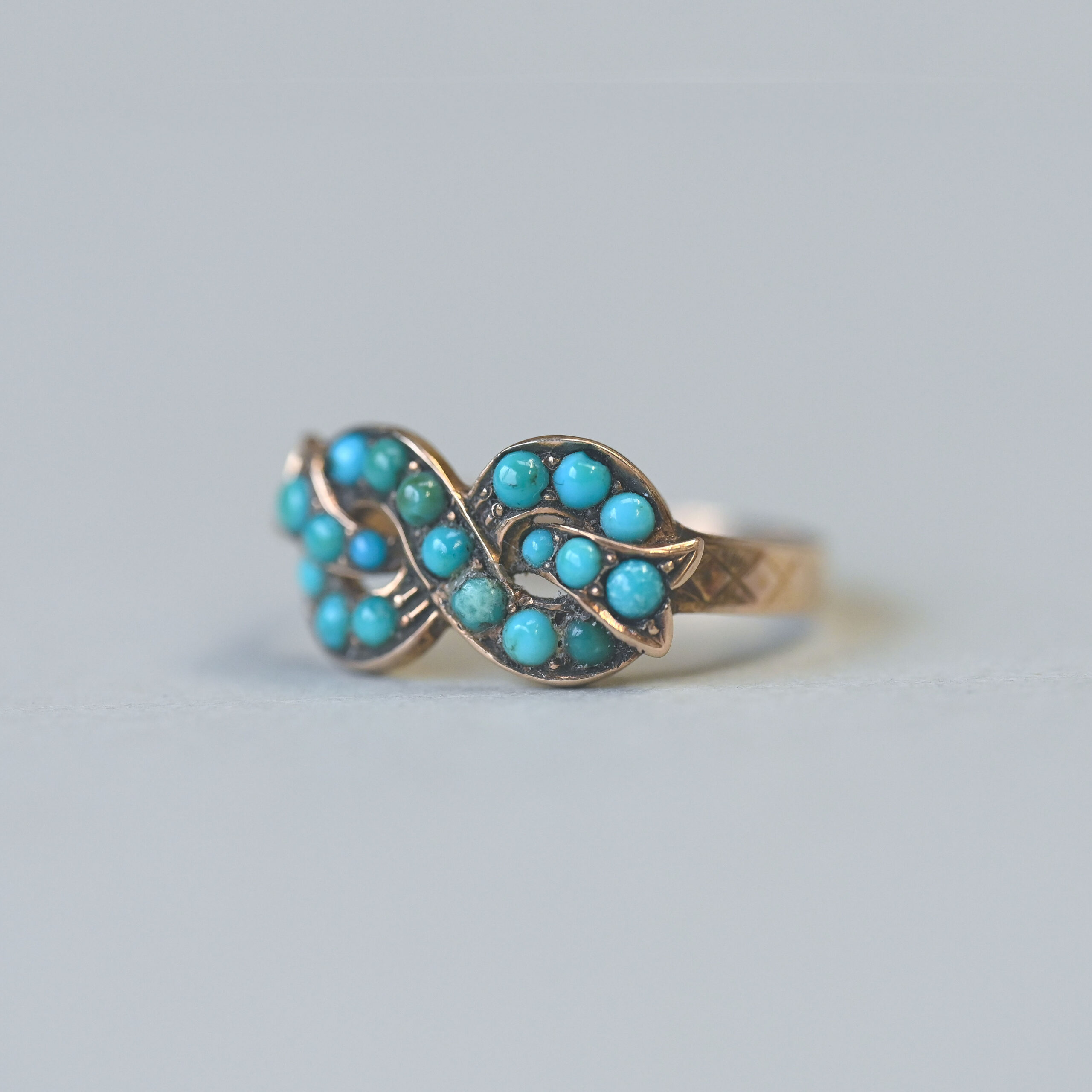 Antique Victorian 15ct gold turquoise bow ring, c.1870s - Image 2