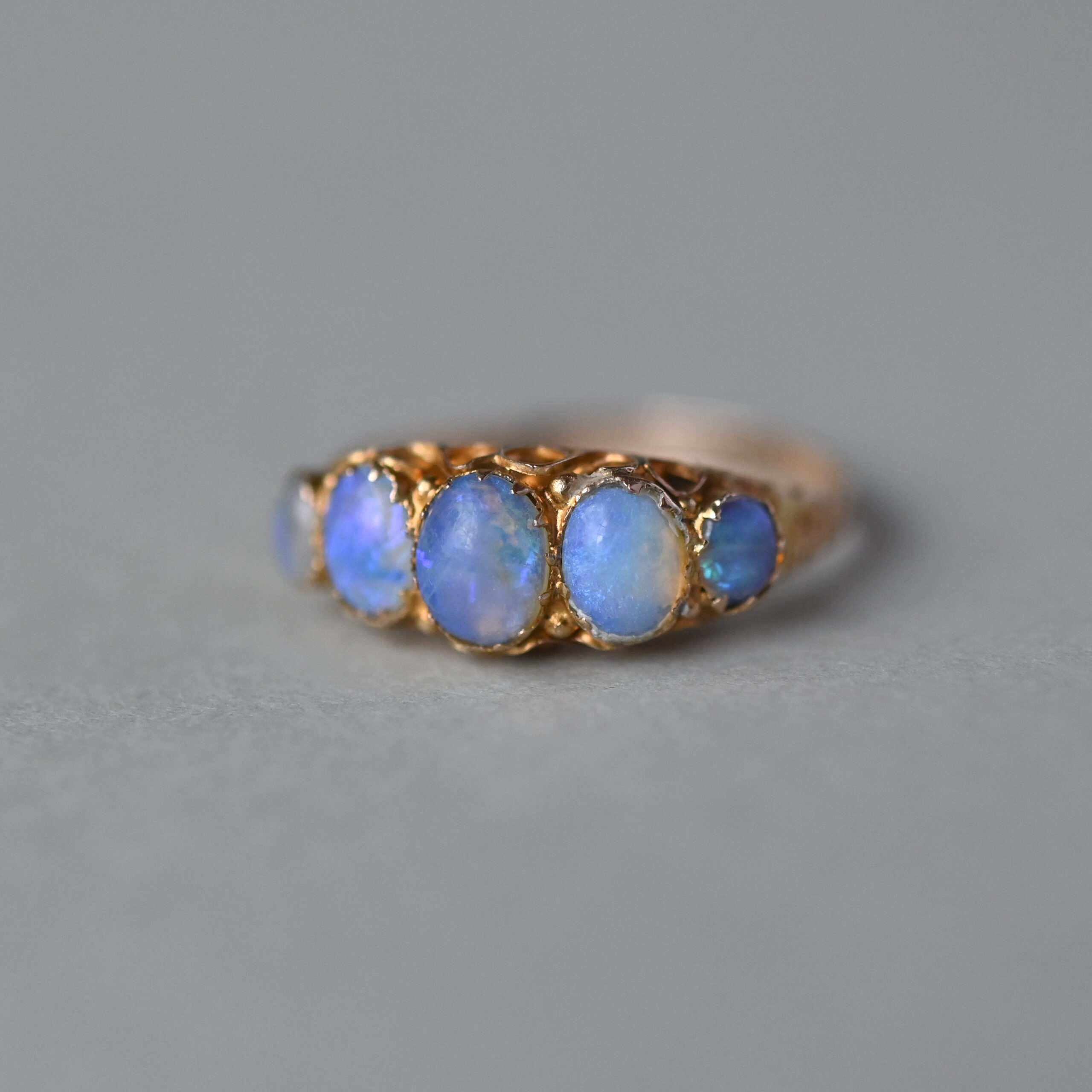 Antique Victorian 9ct gold opaline five stone ring - Image 3