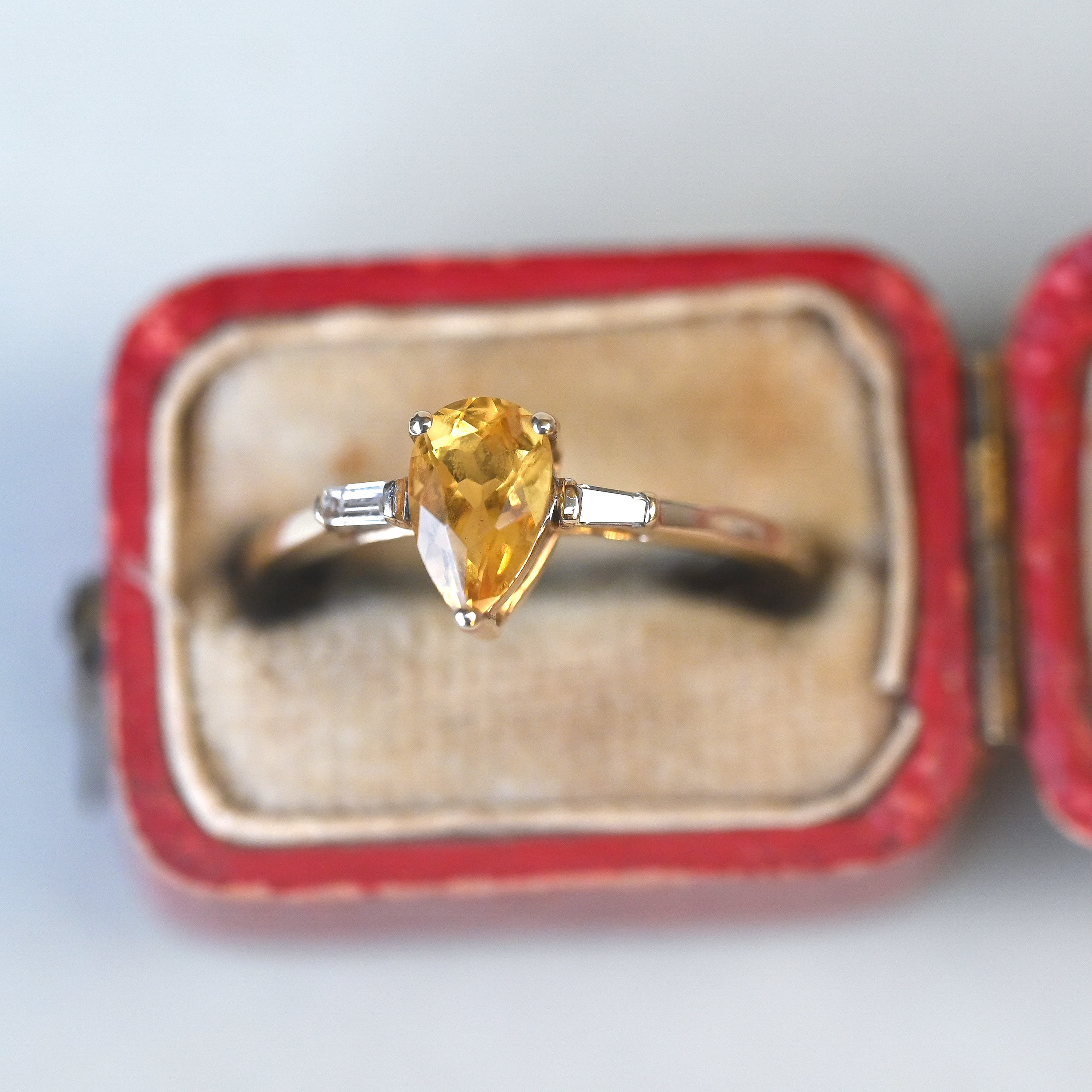 Contemporary 9ct gold citrine and baguette cut diamond ring - Image 2