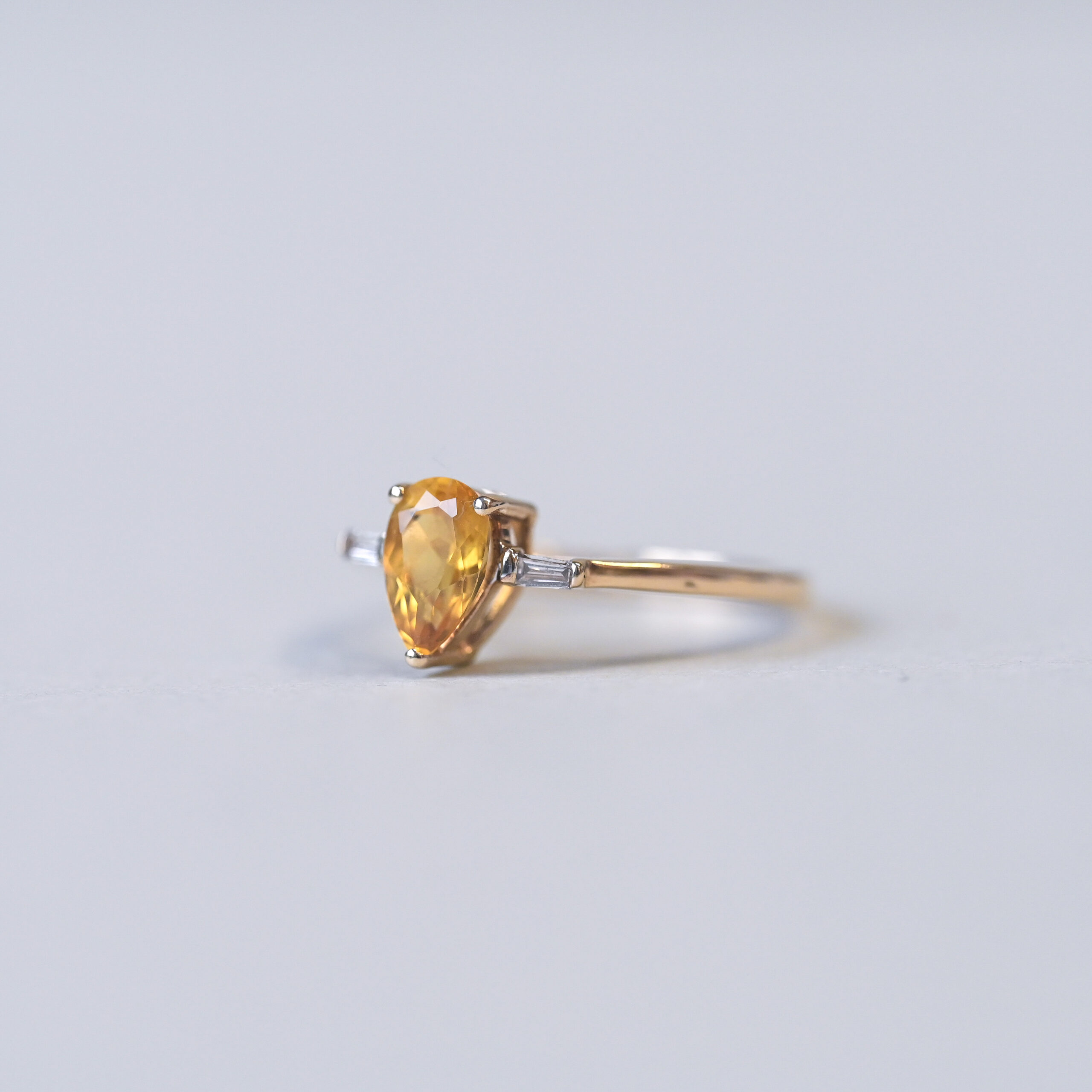 Contemporary 9ct gold citrine and baguette cut diamond ring - Image 3