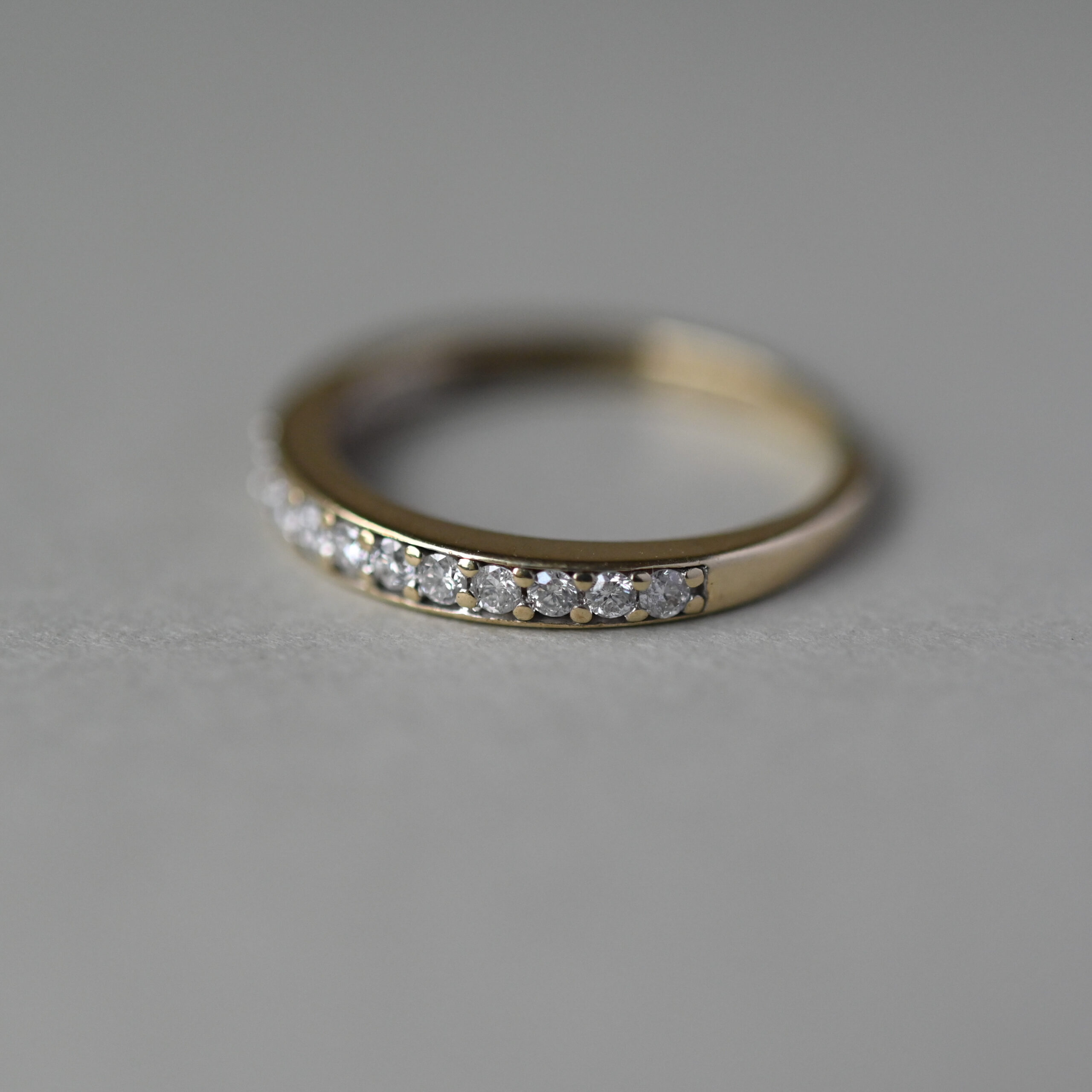 Contemporary 9ct gold diamond half eternity stacking ring, 0.32 carats - Image 4