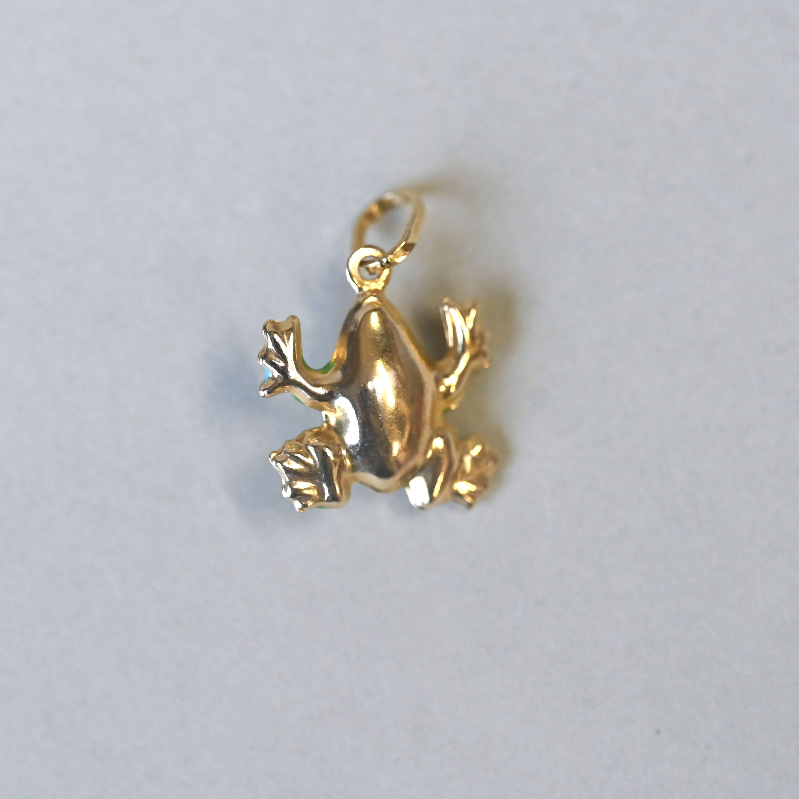 Contemporary cutie 9ct gold enamel puffy frog charm - Image 3