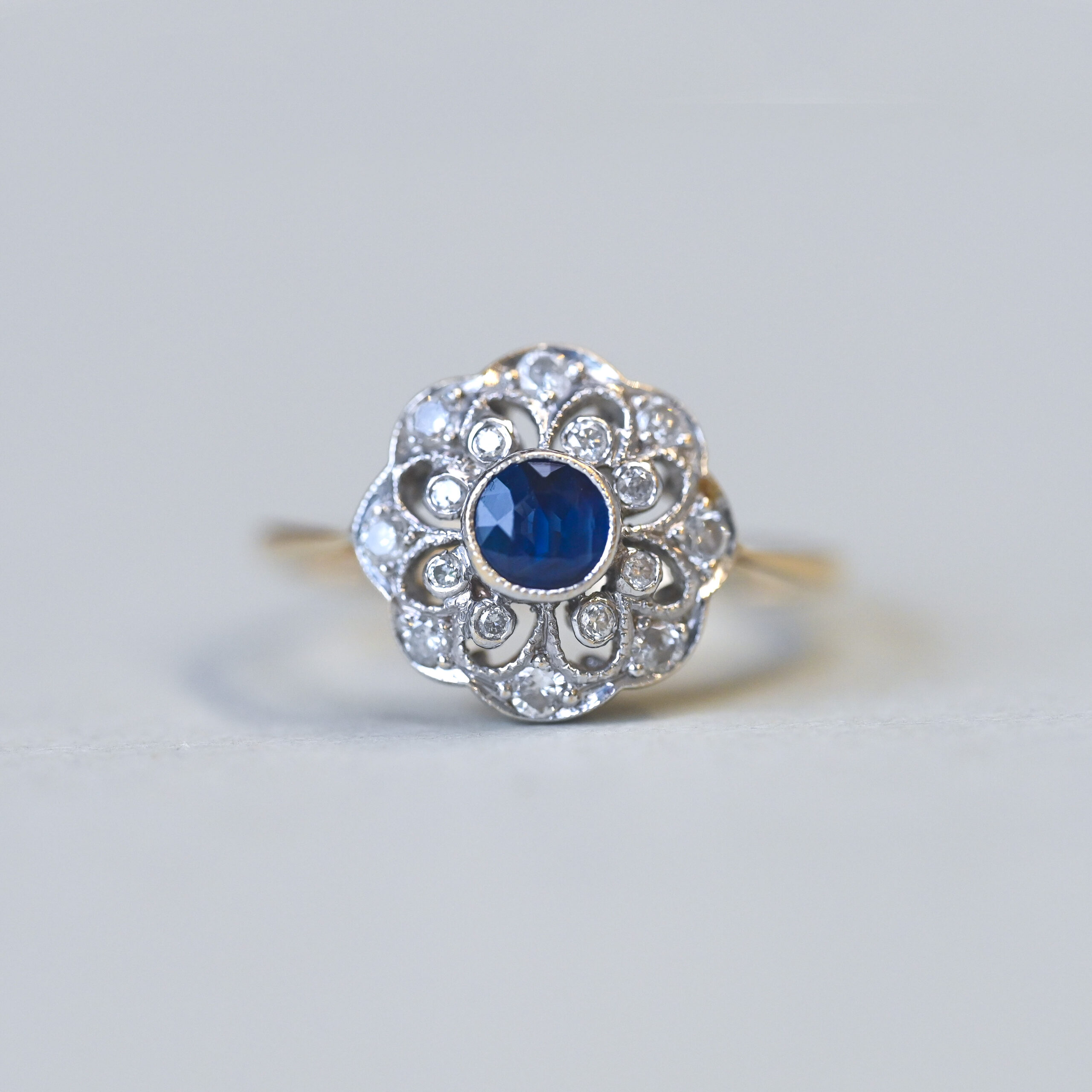 Aesthetic 14ct gold sapphire and diamond floral lace ring c.1930s