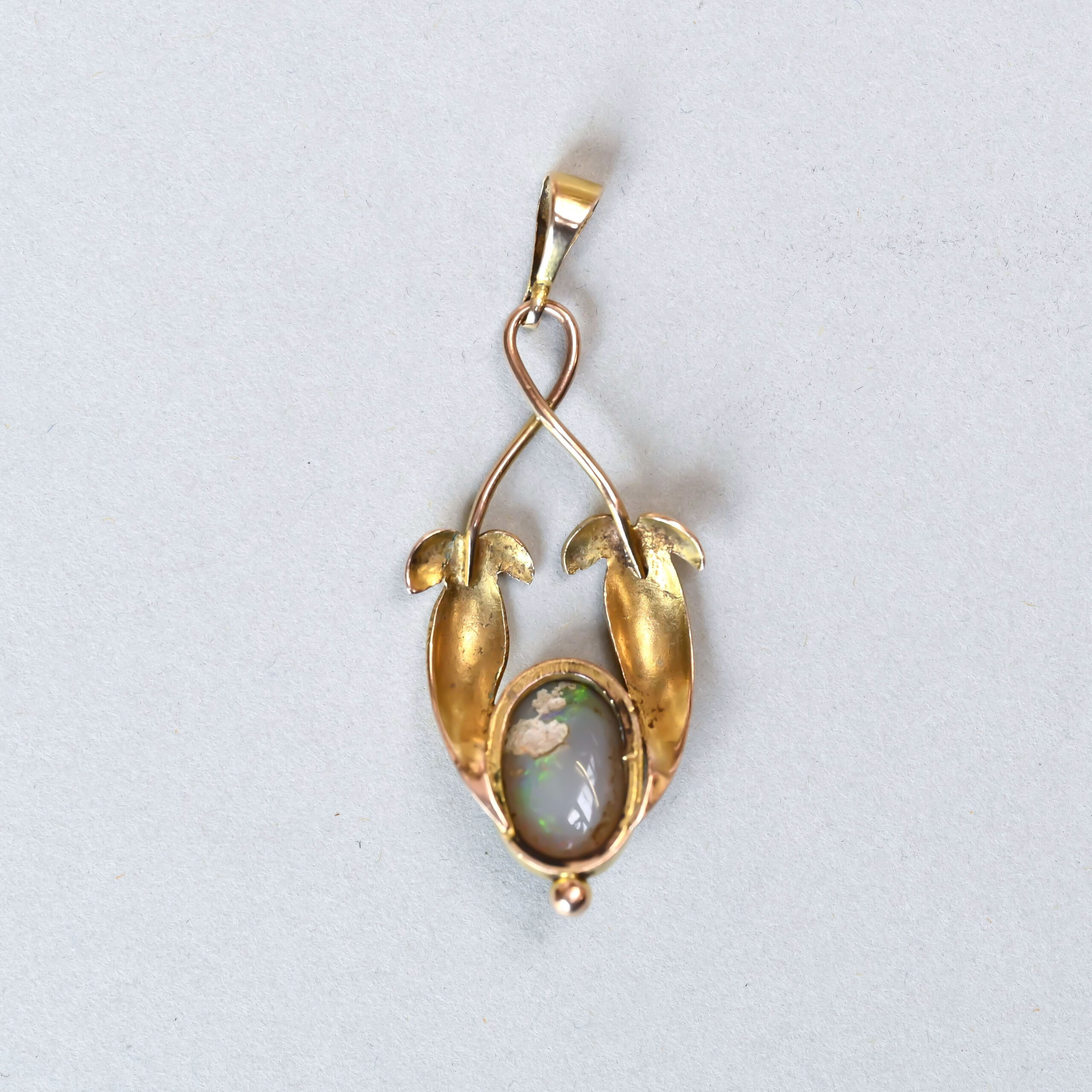 Vintage 9ct gold opal leafy pendant - Image 3