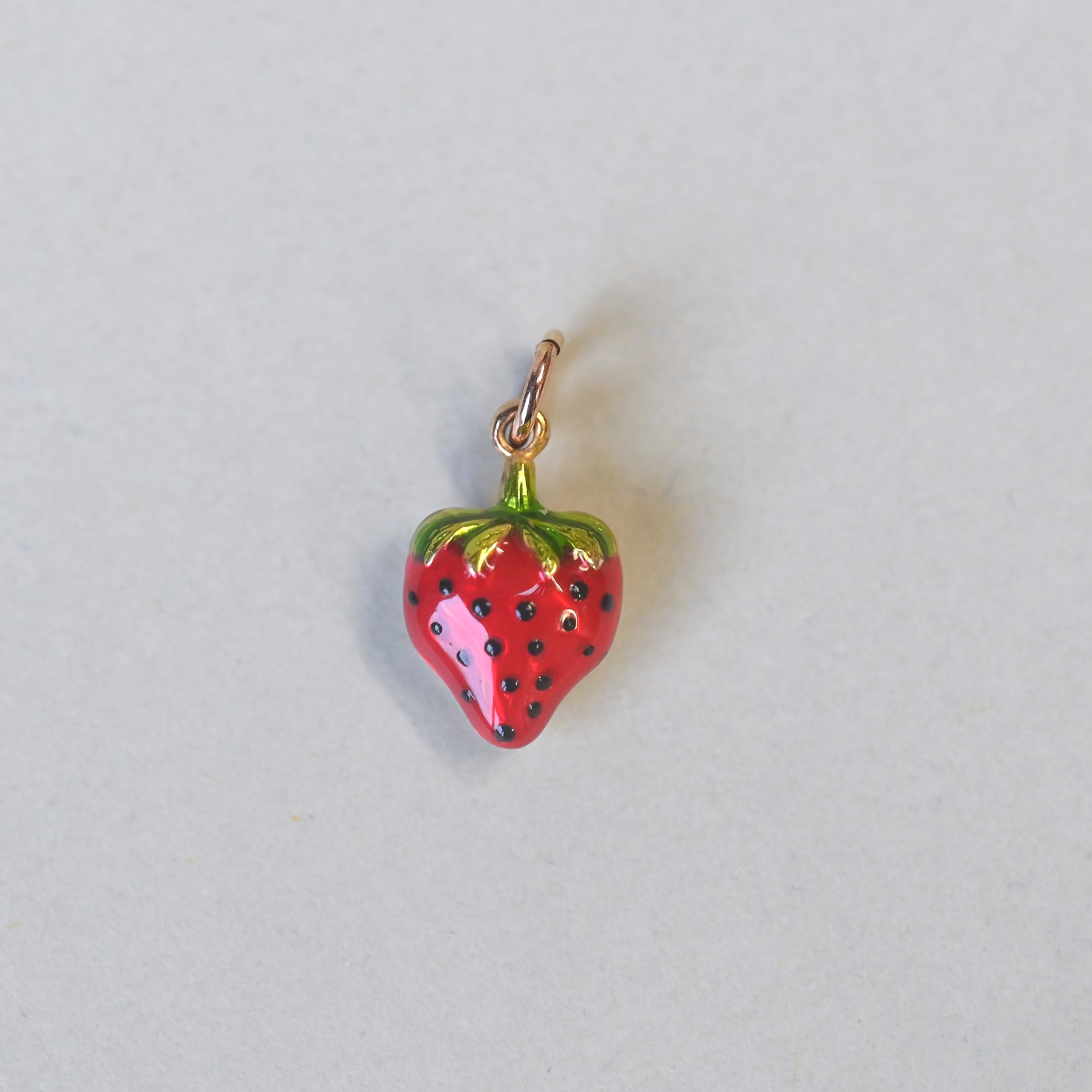Contemporary cutie 9ct gold enamel puffy strawberry charm