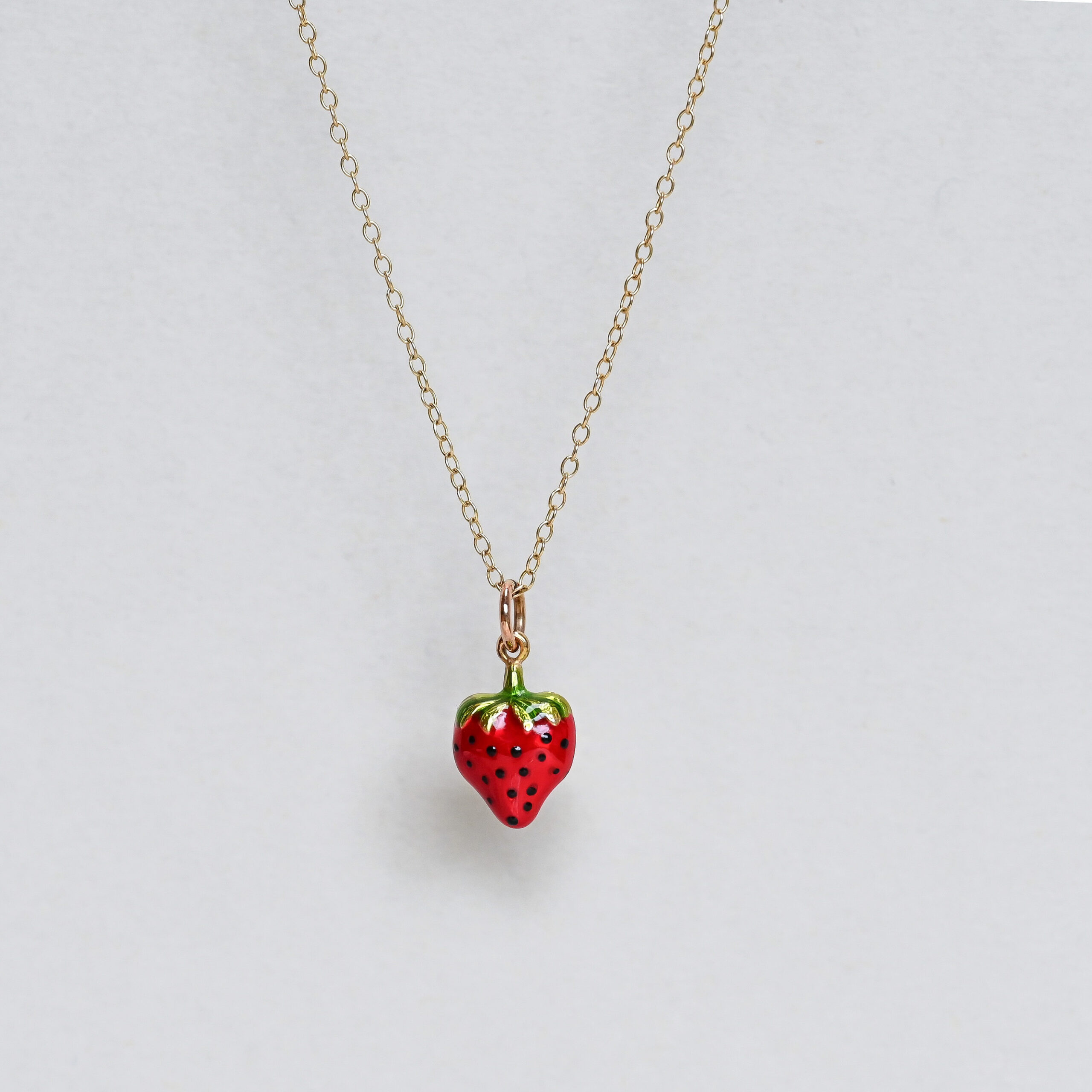 Contemporary cutie 9ct gold enamel puffy strawberry charm - Image 2