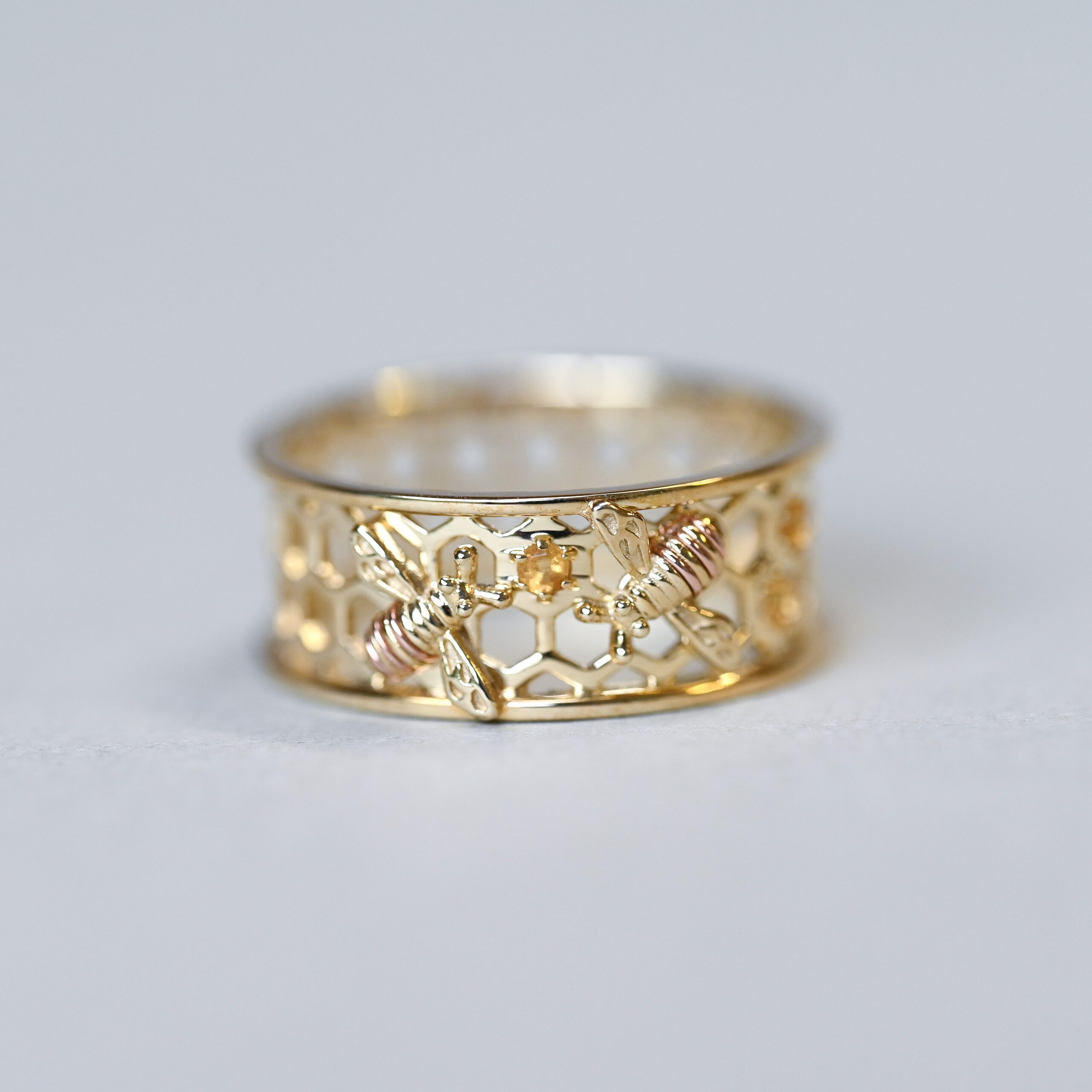 Contemporary Clogau 9ct gold honey bee citrine band ring
